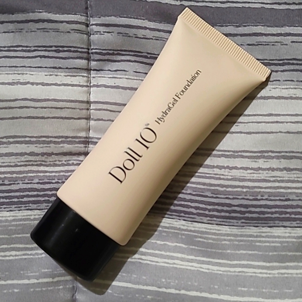 Doll 10 hydragel foundation medium